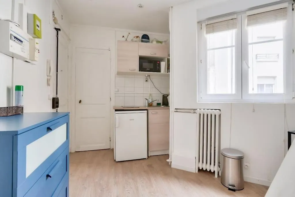 Cosy Studio A 2Mn A Pied Du Metro Maraichers location